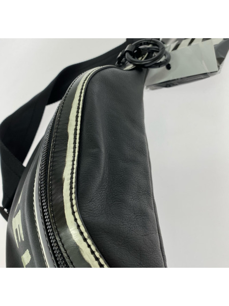 DIESEL ボディバッグ ペイントレザーボディバッグ/黒