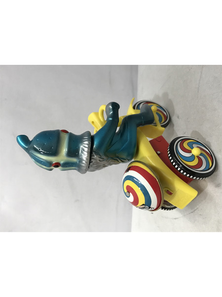 メーカー ウルトラマン ブルマァク ケムール人 三輪車