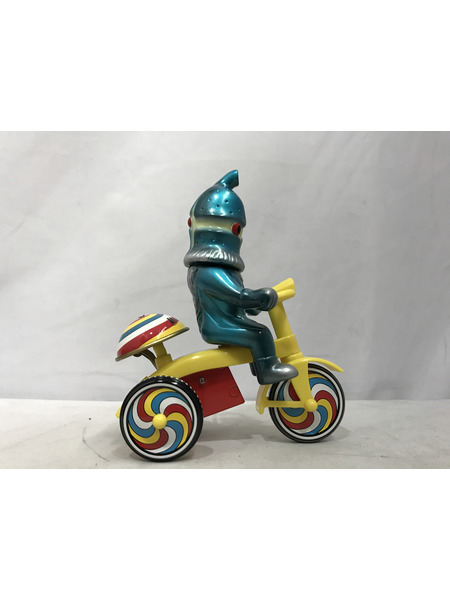 メーカー ウルトラマン ブルマァク ケムール人 三輪車