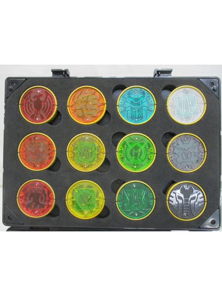 メーカー 仮面ライダー変身アイテム DXオーメダル 24種セット ホルダー付属