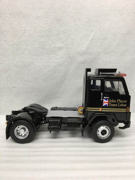 ロードキングス1/18 Volvo F88 1978 ユニオンジャック