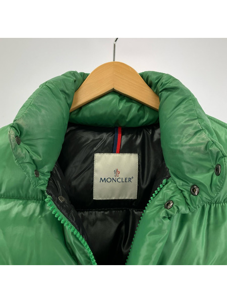 MONCLER ダウンジャケット Z7H0197