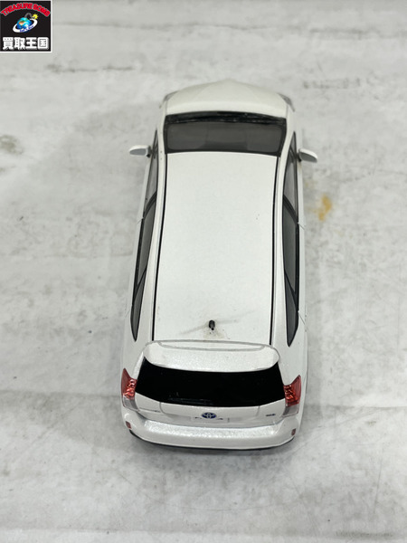 カラーサンプル 1/30 トヨタ プリウスα