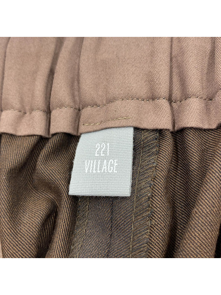 221 VILLAGE 2タックテーパードパンツ ブラウン (3)