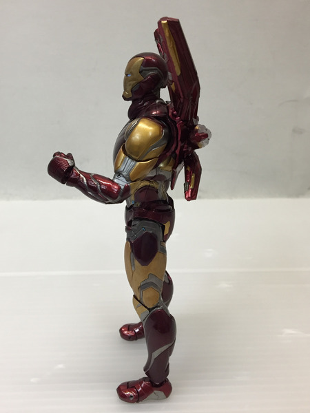 BANDAI  S.H.Figuarts アイアンマン 85