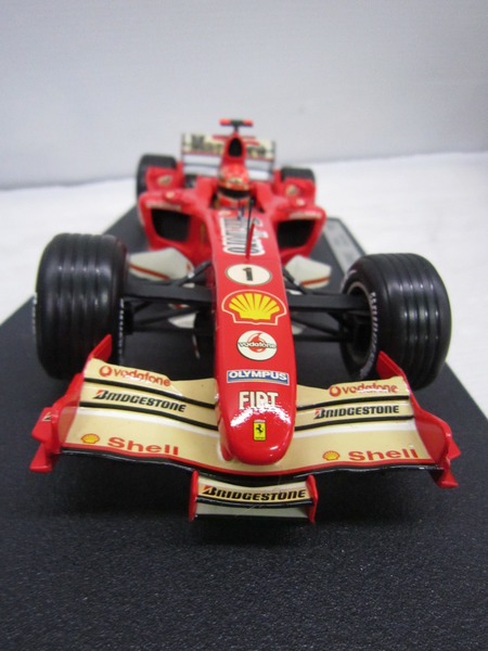 ホットウィール 1/18 フェラーリ F2005 ミハエル・シューマッハ-