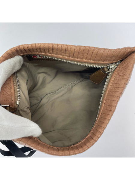 MARNI ショルダーバッグ レザークラッチバッグ