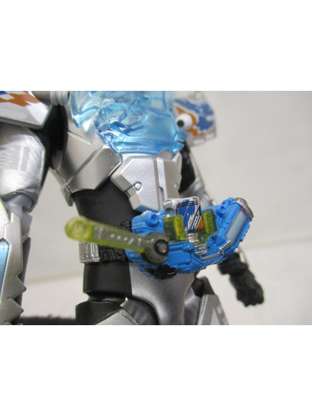 メーカー 仮面ライダーフィギュア S.H.Figuarts 仮面ライダークローズチャージ