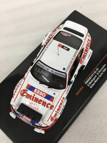 1/43スケールカー ixo ポルシェ 911 1982