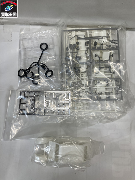 プラモデル カリオストロの城 逃走 クラリス&2CV1/24