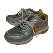 NIKE　AIRMAX EXCEE ローカットスニーカー（23.5）シルバー