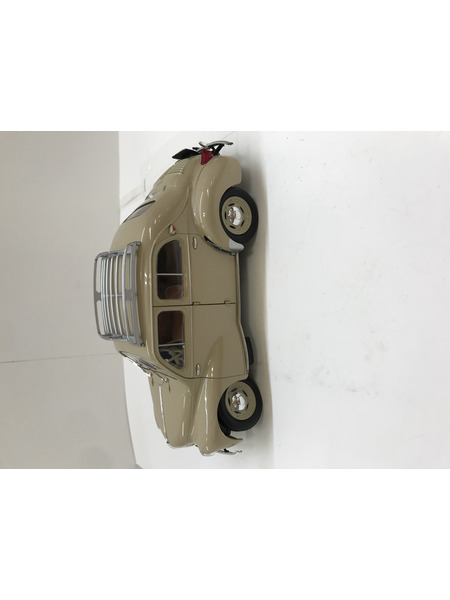 ソリド　1/18　ルノー　4CV