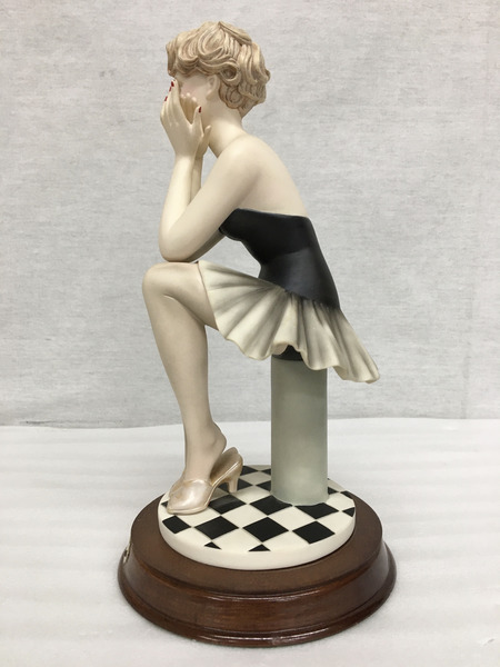 ファンシーその他 Vargas Girl フィギュア