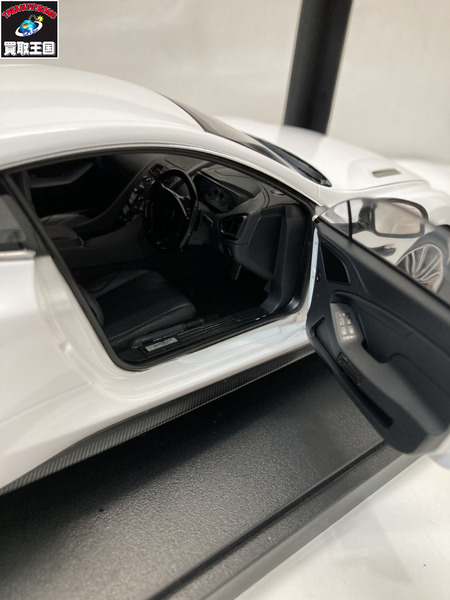 AUTOart 1/18 アストンマーチン ヴァンキッシュ