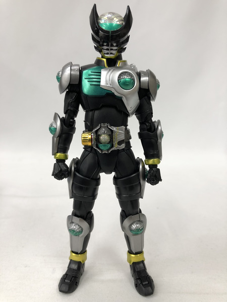 フィギュアーツ 真骨彫 仮面ライダーバース