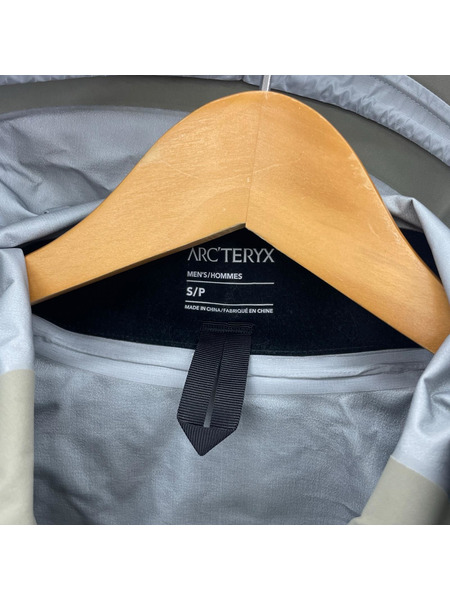 ARC'TERYX マウンテンパーカ Beta SV Jacket カーキ