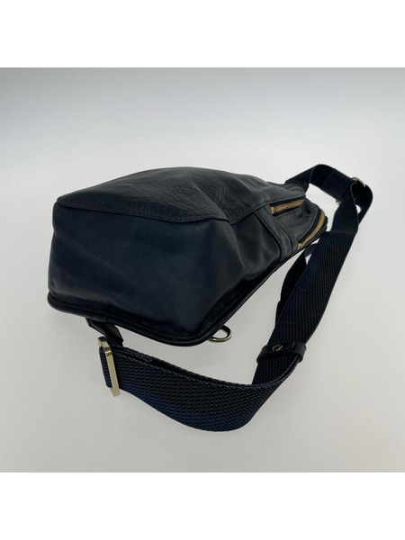 aniary ボディバッグ