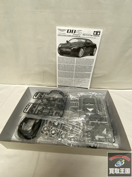 タミヤ 1/24 アストンマーティン DBS 