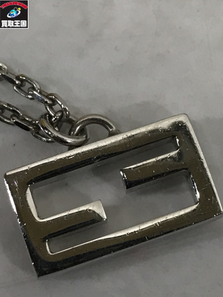 FENDI　ロゴネックレス