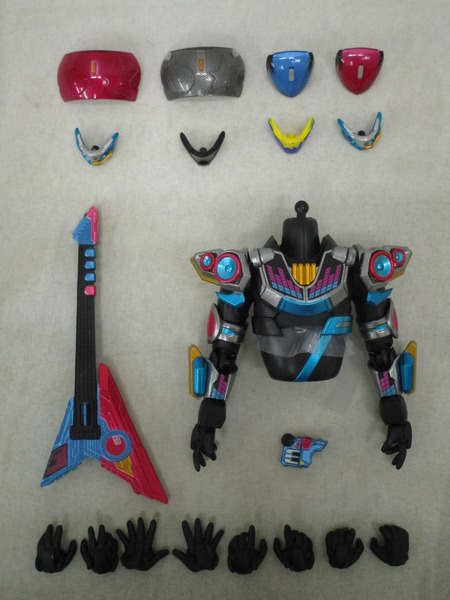 S.H.Figuarts 仮面ライダーパンクジャック/モンスターファーム/ビートフォーム