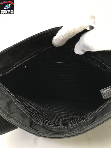 PRADA ショルダーバッグ ナイロン 黒 スクエア