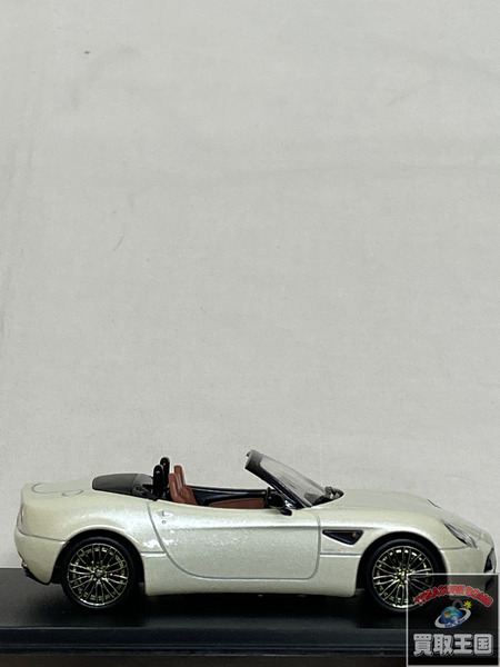 1/43 ミニチャンプス Alfa Romeo 8ｃ Spider Prototipo Ginevra 2008 白