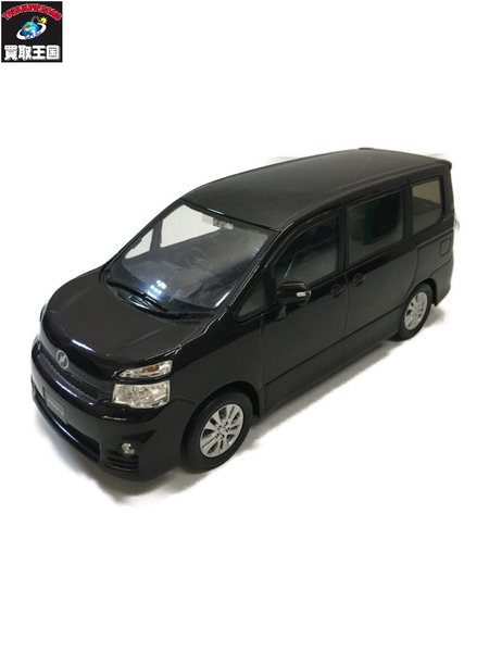 TOYOTA VOXY ダークバイオレットマイカメタリック  1/24