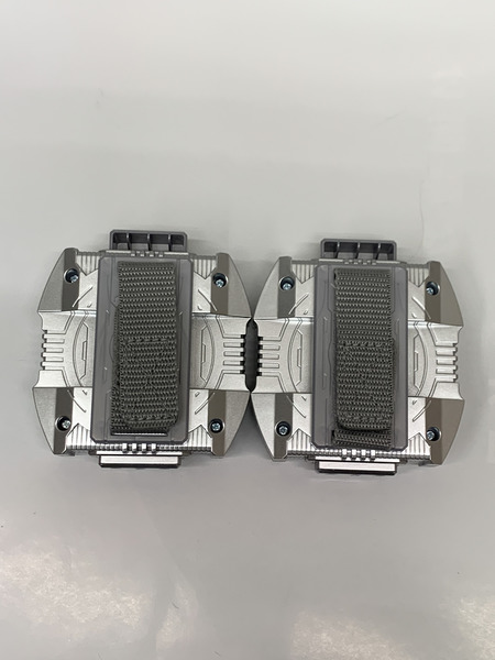 仮面ライダーギーツ DXデザイアドライバー ハイスペックベルト帯＆レイズバックルホルダー 開封品 ※本商品はベルト帯・ベルト留め・ホルダーのみの商品です。※