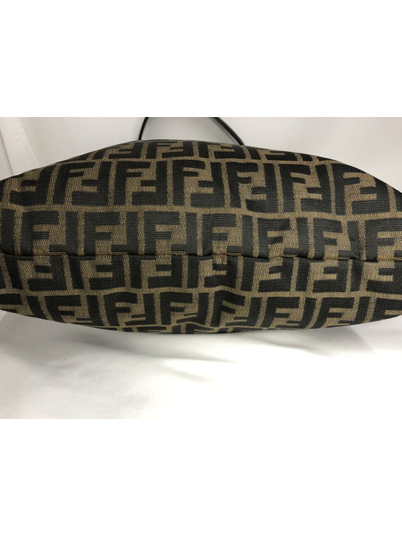 FENDI ズッカVファスナーワンショルダーバッグ