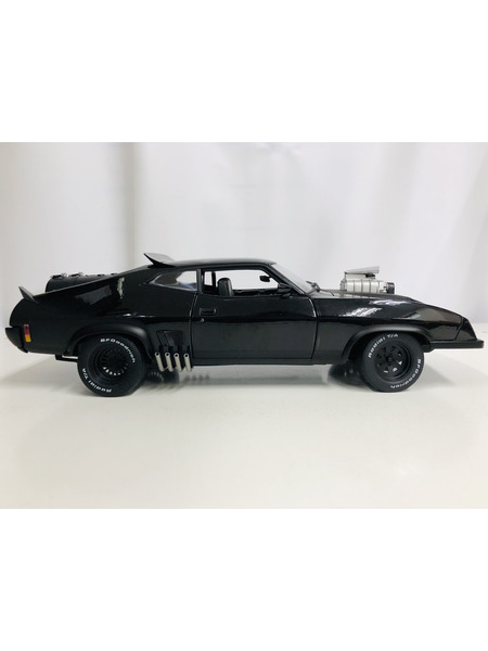 1/18スケールカー AUTOart 1/18 フォード ファルコン