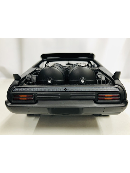 1/18スケールカー AUTOart 1/18 フォード ファルコン