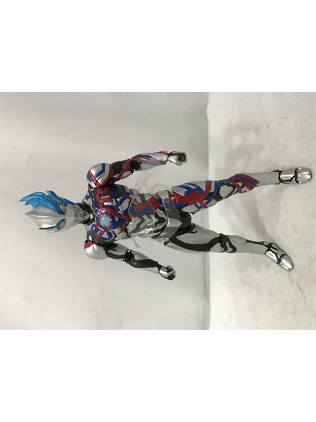 メーカー ウルトラマン S.H.Figuarts ウルトラマンブレーザー