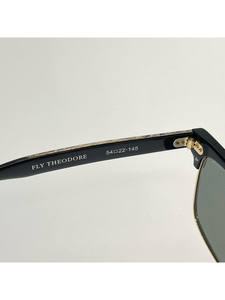 ソノ他 UNCROWD MALCOM フリップアップ