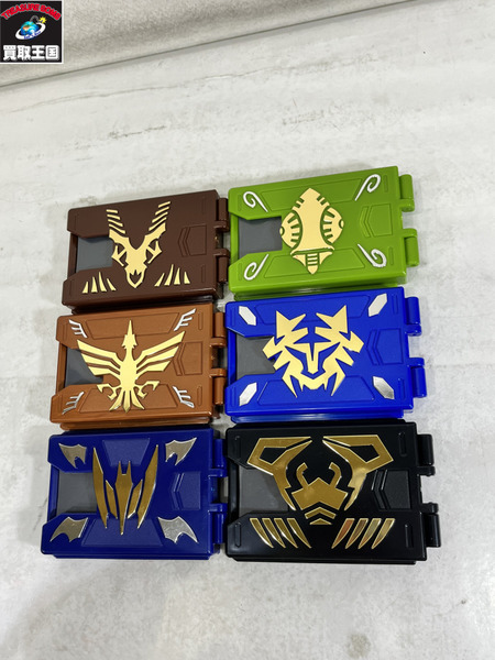 龍騎 Vバックル 13ライダーセット