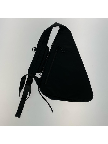 UN3D. リュックサック・バックパック WAVE SLING BAG BLK
