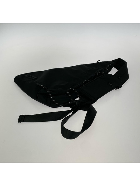 UN3D. リュックサック・バックパック WAVE SLING BAG BLK