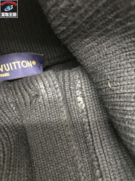 LV  タートルネックセーター
