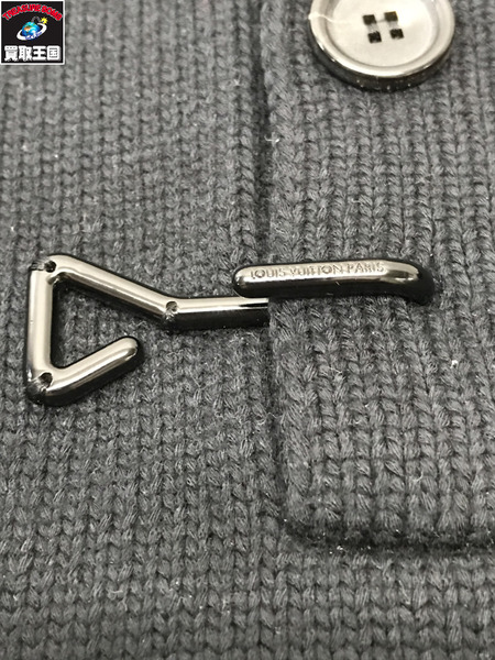 LV  タートルネックセーター