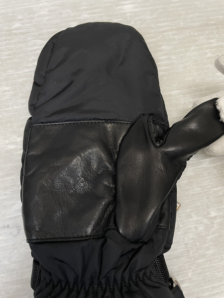 PRADA Re-Nylon シアリング ミトン 三角プレート 手袋 7 1/2 黒