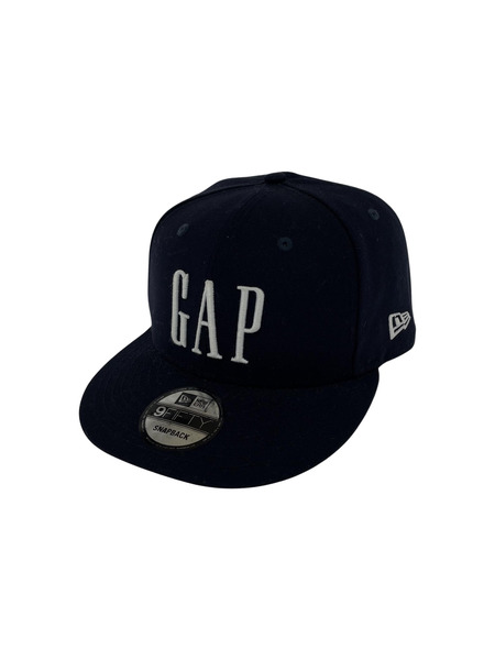 GAP×NEW ERA ロゴ刺繍キャップ