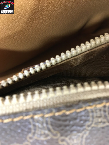 ショルダーバッグ マカダム　レザーショルダーバッグ CELINE[値下]