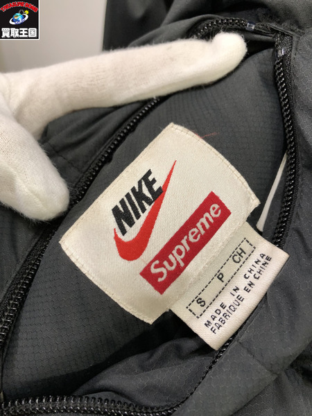 Supreme ダウンジャケット NIKE/Reversible Puffy Jacket S DB0494-010