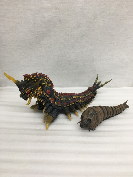 メーカー ゴジラ・その他怪獣 S.H.モンスターアーツ モスラ（幼虫）＆バトラ（幼虫）セット　魂ウェブ商店
