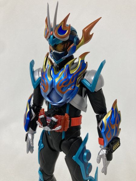 フィギュアーツ ファイヤーガッチャード　スチームホッパー ※塗装剥げあり