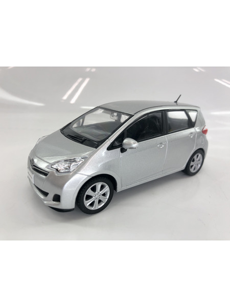 カラーサンプル　Ractis　シルバー