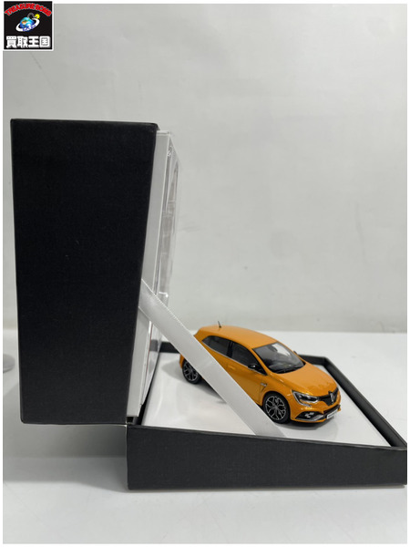 1/43スケールカー Renault Megane R.S.