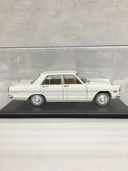 1/24スケールカー Nissan Gloria (1967)[値下]