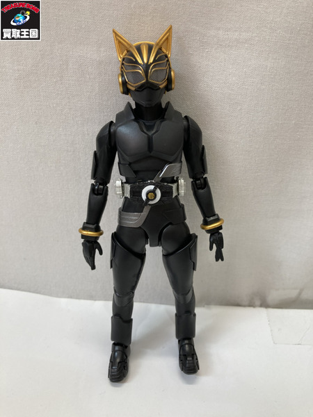 メーカー 仮面ライダーフィギュア S.H.Figuarts 仮面ライダーナーゴ エントリーレイズフォーム