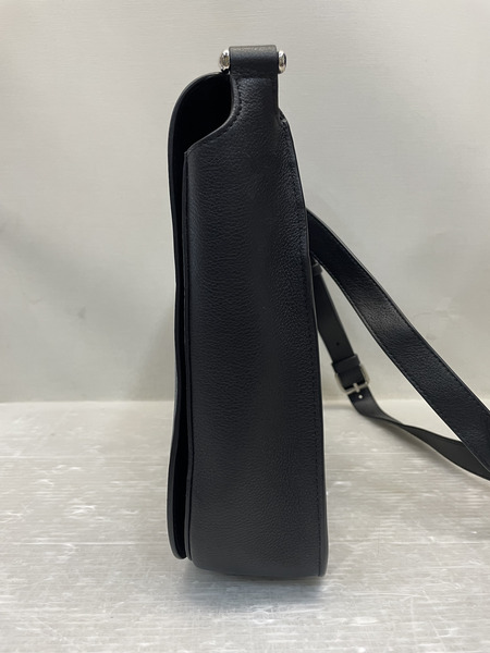 A.P.C. BETTY HOMME レザーショルダーバッグ