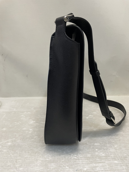 A.P.C. BETTY HOMME レザーショルダーバッグ